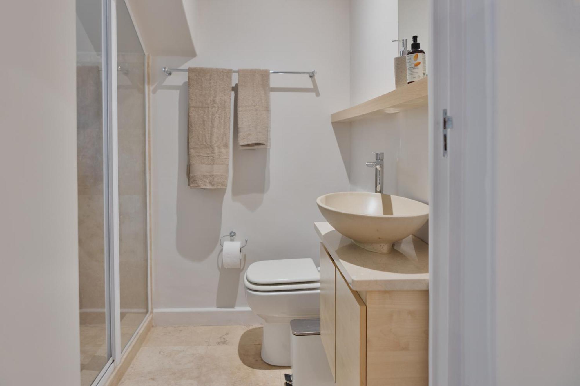 Elegant And Stylish Camps Bay Villa-new Listing!!! Cape Town