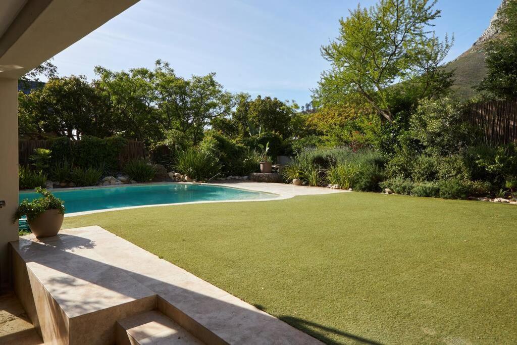 Villa Elegant And Stylish Camps Bay Villa-new Listing!!! Cape Town