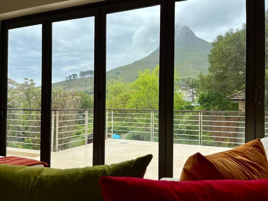 Elegant And Stylish Camps Bay Villa-new Listing!!! Villa Cape Town